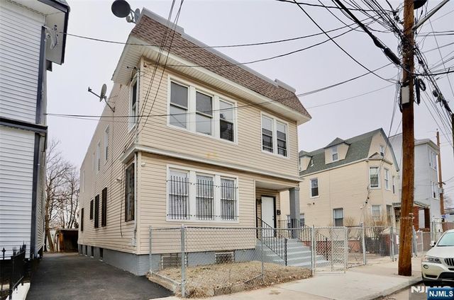 445 15th Street, Newark, NJ 07103