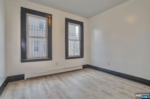445 15th Street, Newark, NJ 07103