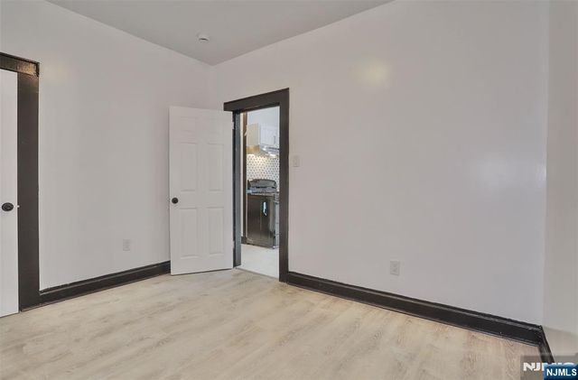 445 15th Street, Newark, NJ 07103