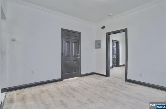 445 15th Street, Newark, NJ 07103