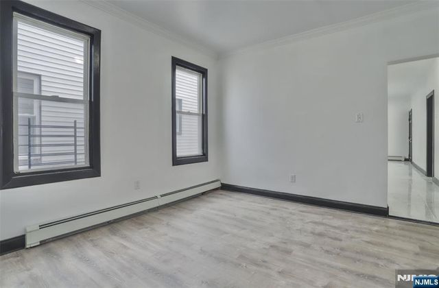 445 15th Street, Newark, NJ 07103