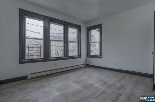 445 15th Street, Newark, NJ 07103