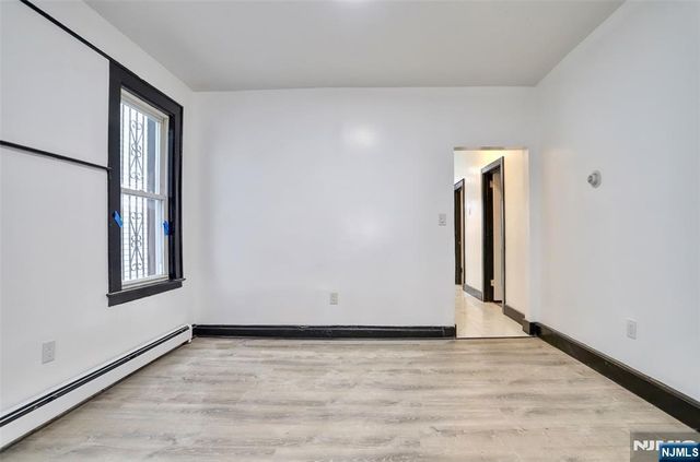 445 15th Street, Newark, NJ 07103