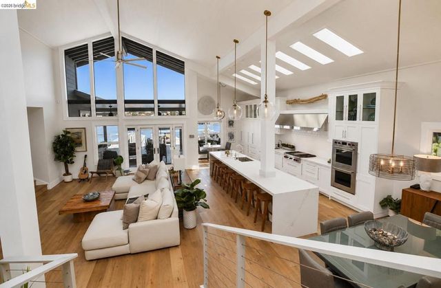 671 Willow Lake Rd, Discovery Bay, CA 94505