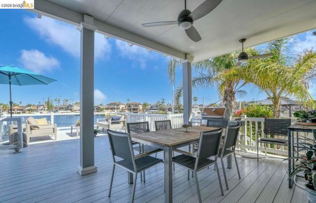 671 Willow Lake Rd, Discovery Bay, CA 94505