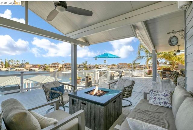 671 Willow Lake Rd, Discovery Bay, CA 94505