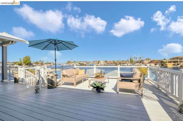 671 Willow Lake Rd, Discovery Bay, CA 94505