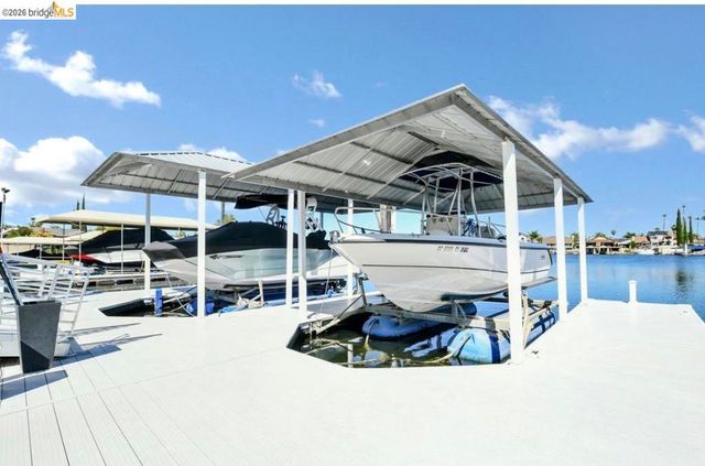 671 Willow Lake Rd, Discovery Bay, CA 94505