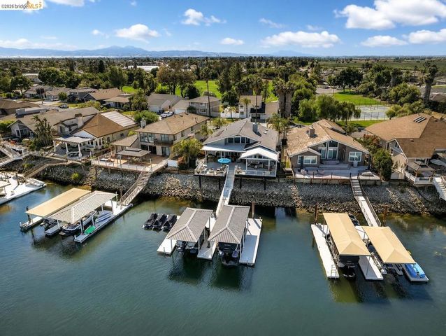 671 Willow Lake Rd, Discovery Bay, CA 94505