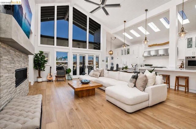 671 Willow Lake Rd, Discovery Bay, CA 94505