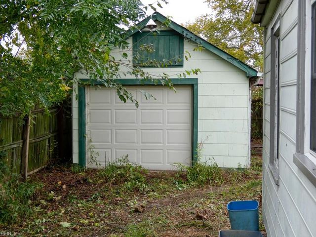 136 Mapleshade AVE, Norfolk, VA 23505