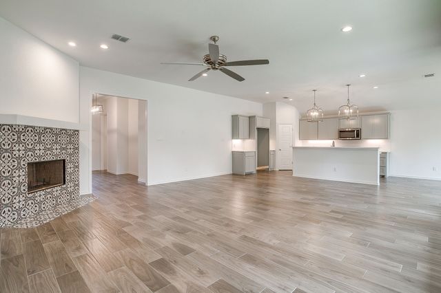6817 Trail Rock Drive, Benbrook, TX 76126