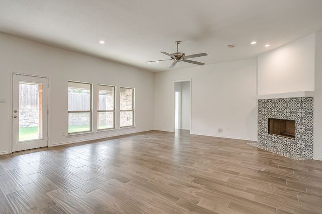 6817 Trail Rock Drive, Benbrook, TX 76126