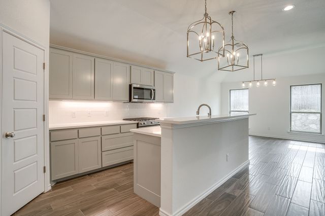 6817 Trail Rock Drive, Benbrook, TX 76126