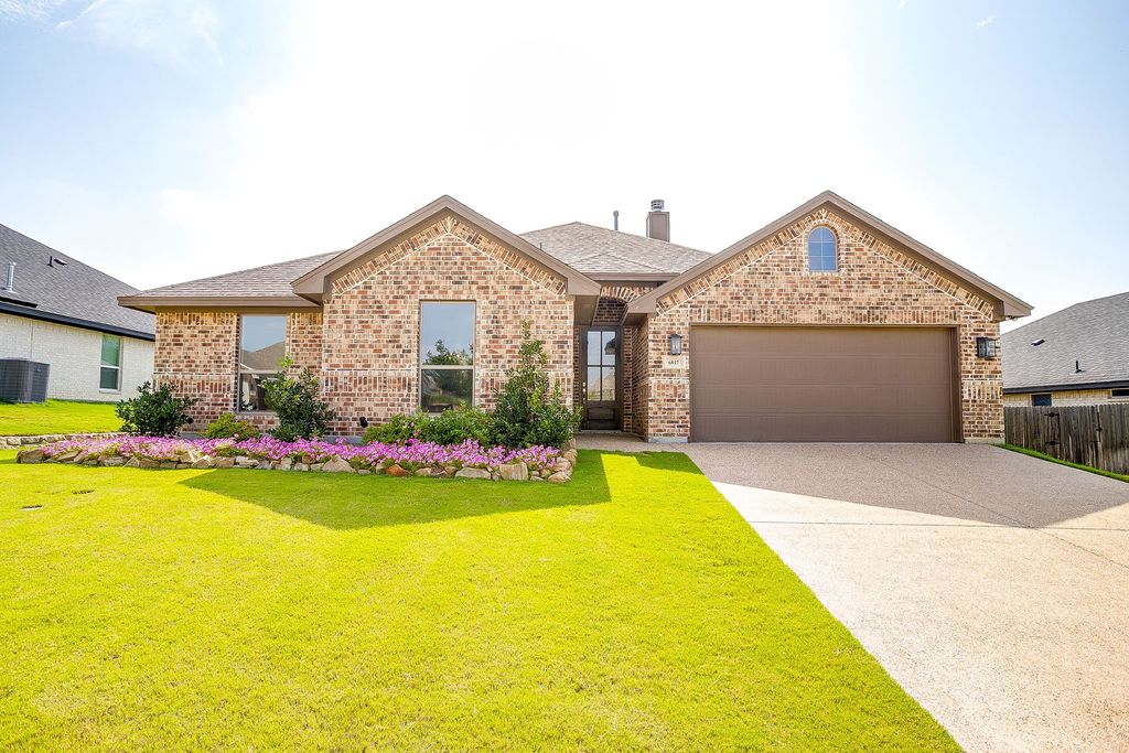 6817 Trail Rock Drive, Benbrook, TX 76126