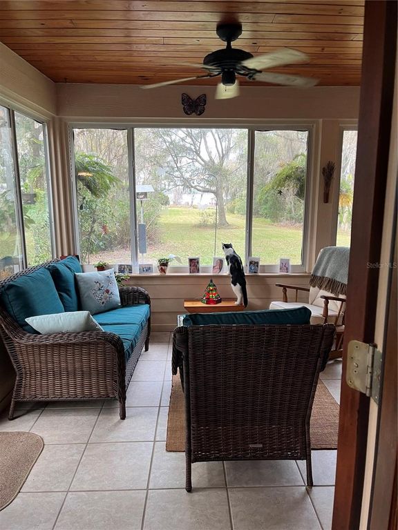 Image 4 of property listing at 16928 NE 120TH AVENUE, Waldo, FL 32694