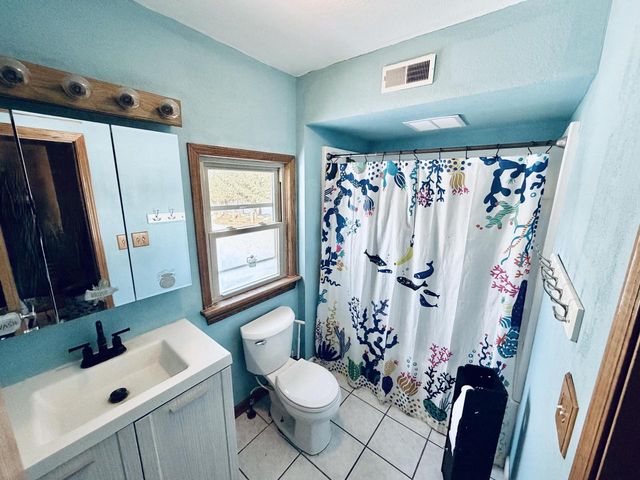 311 S Lapham Peak ROAD, Delafield, WI 53018