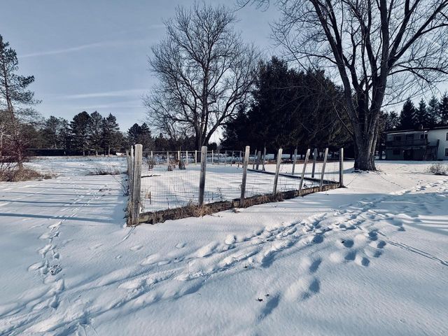 311 S Lapham Peak ROAD, Delafield, WI 53018