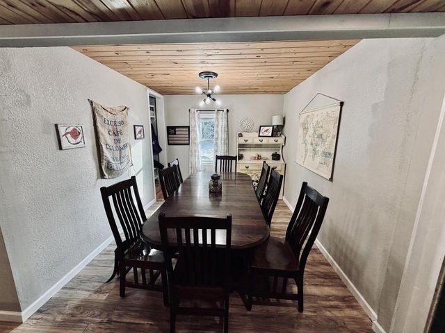 311 S Lapham Peak ROAD, Delafield, WI 53018