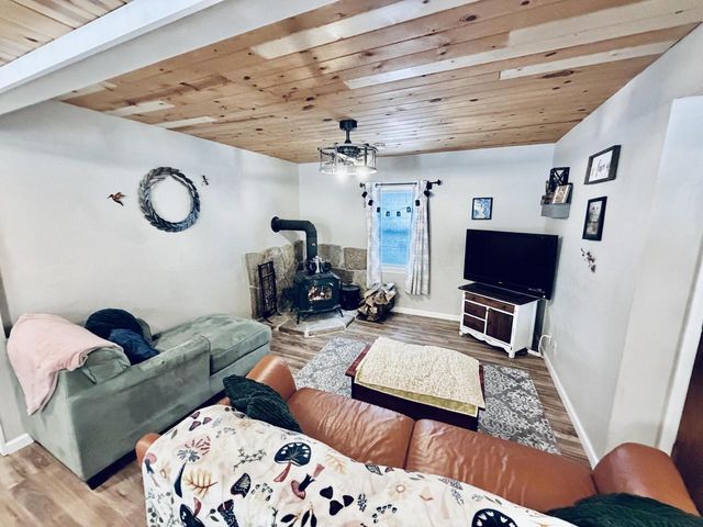 311 S Lapham Peak ROAD, Delafield, WI 53018