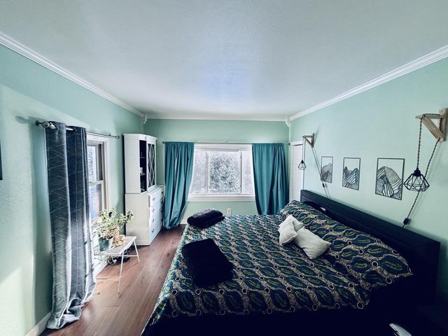 311 S Lapham Peak ROAD, Delafield, WI 53018