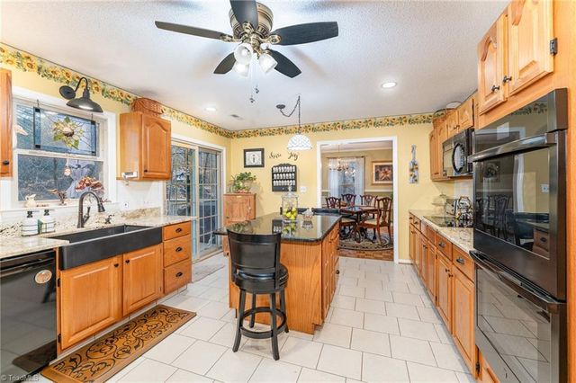 4550 Longworth Drive, Kernersville, NC 27284