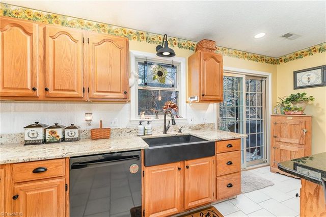 4550 Longworth Drive, Kernersville, NC 27284