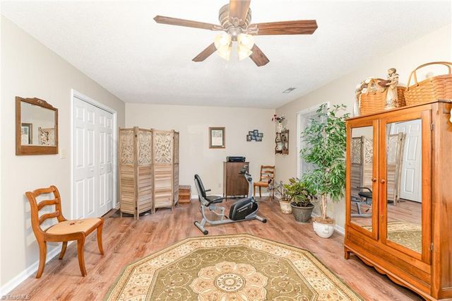 4550 Longworth Drive, Kernersville, NC 27284