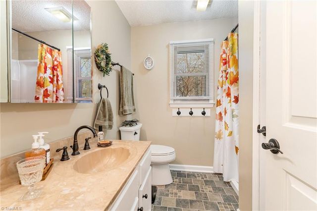 4550 Longworth Drive, Kernersville, NC 27284