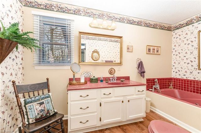 4550 Longworth Drive, Kernersville, NC 27284