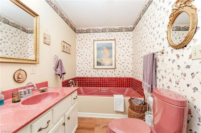 4550 Longworth Drive, Kernersville, NC 27284