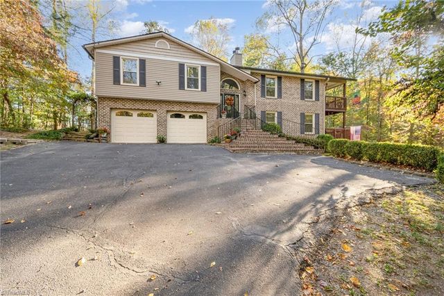 4550 Longworth Drive, Kernersville, NC 27284