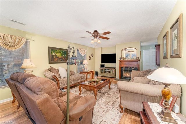 4550 Longworth Drive, Kernersville, NC 27284