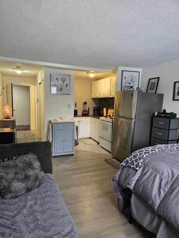 2 Silvestri Cir Unit 6, Derry, NH 03038