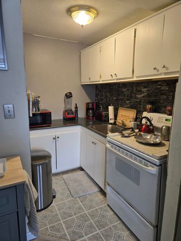 2 Silvestri Cir Unit 6, Derry, NH 03038