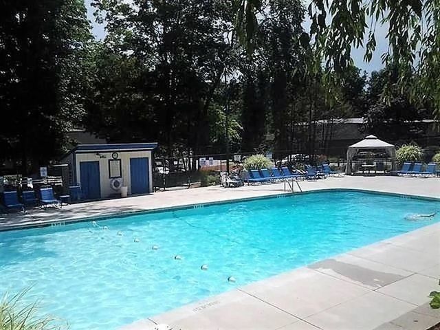 2 Silvestri Cir Unit 6, Derry, NH 03038