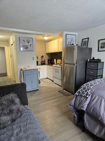2 Silvestri Cir Unit 6, Derry, NH 03038