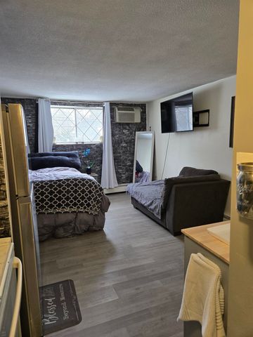 2 Silvestri Cir Unit 6, Derry, NH 03038
