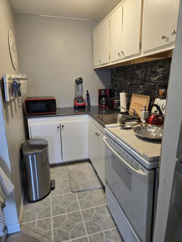 2 Silvestri Cir Unit 6, Derry, NH 03038
