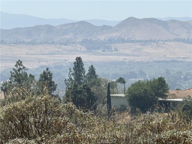 8385 Indian Knolls, Jurupa Valley, CA 92509