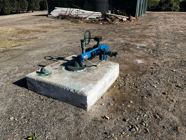 W Cajon Avenue, Woodlake, CA 93286