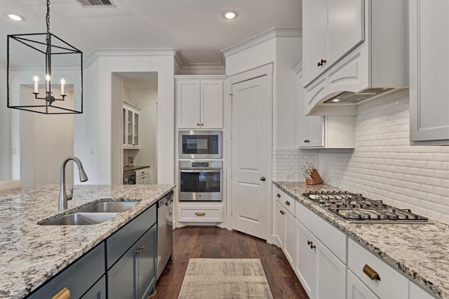 134 Kendrick Pines Boulevard, The Woodlands, TX 77389