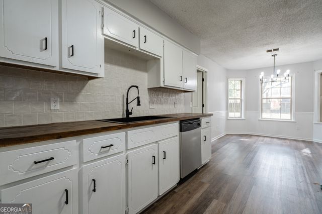 70 McCumber Drive, Allenhurst, GA 31301