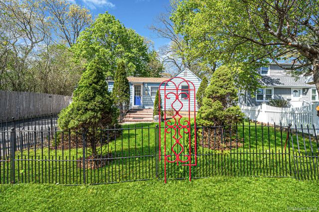 32 Dewey Street, Port Jefferson Station, NY 11776