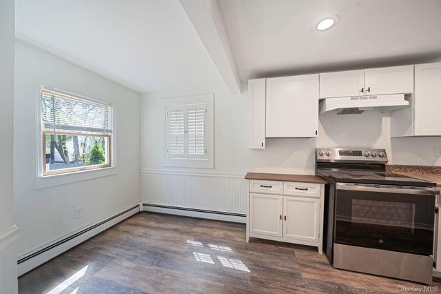 32 Dewey Street, Port Jefferson Station, NY 11776