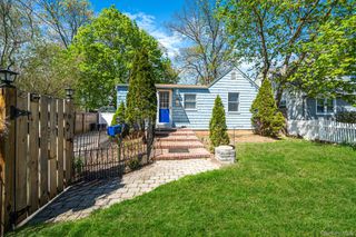 32 Dewey Street, Port Jefferson Station, NY 11776