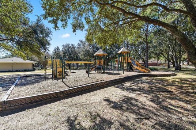 16906 Scenic Lakes Way, Houston, TX 77095