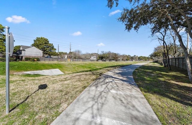 16906 Scenic Lakes Way, Houston, TX 77095