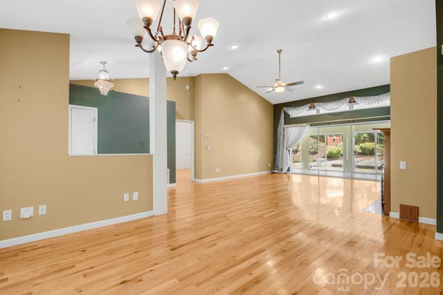 225 Arbor Lane, Hendersonville, NC 28791
