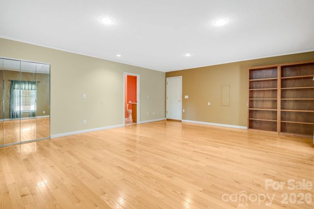 225 Arbor Lane, Hendersonville, NC 28791